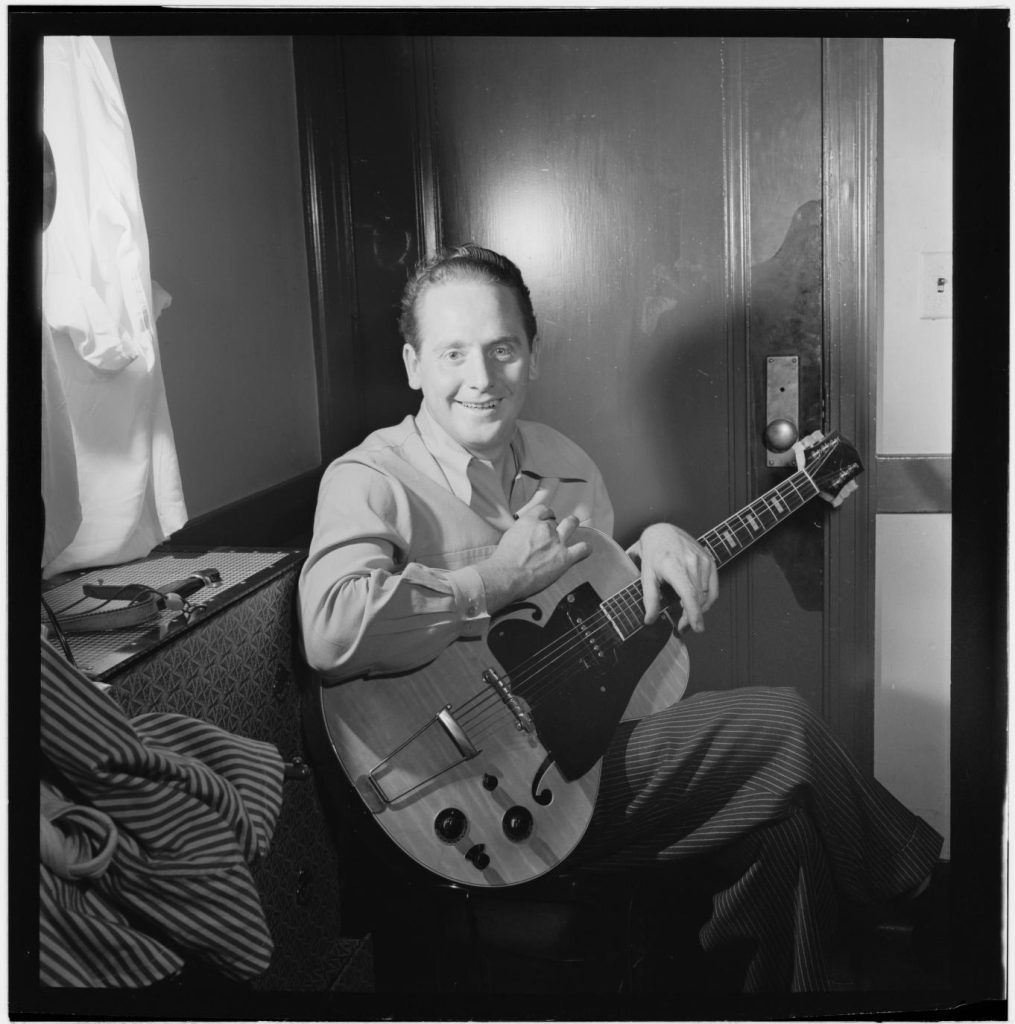 It's Been a Long Long Time / Whose Dream Are You by Bing Crosby with Les  Paul and His Trio (Single, Standards): Reviews, Ratings, Credits, Song list  - Rate Your Music