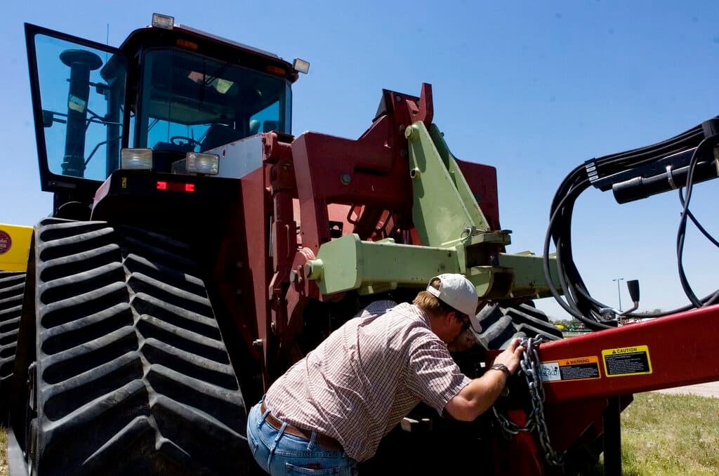 11 States Consider ‘Right to Repair’ for Farming Equipment