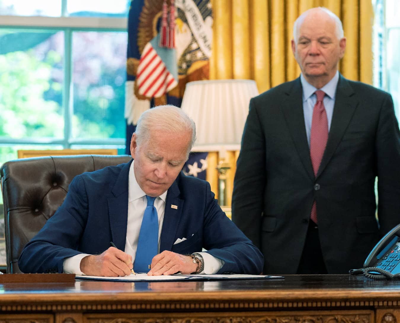 Biden Signs Ukraine Bill, Seeks $40B Aid, in Putin Rejoinder