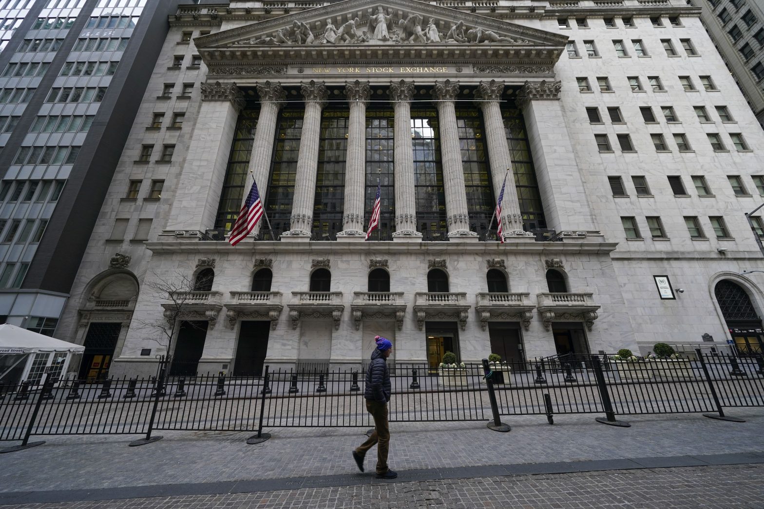 Markets Tumble Worldwide, Bear Market Growls on Wall Street