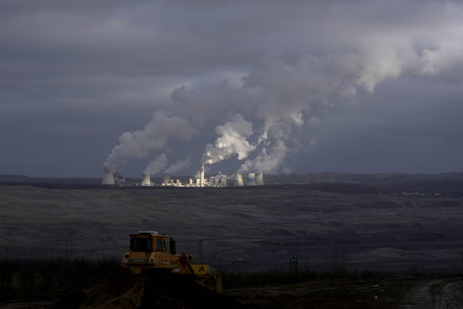 Coal Capacity Climbs Worldwide Despite Promises to Slash It