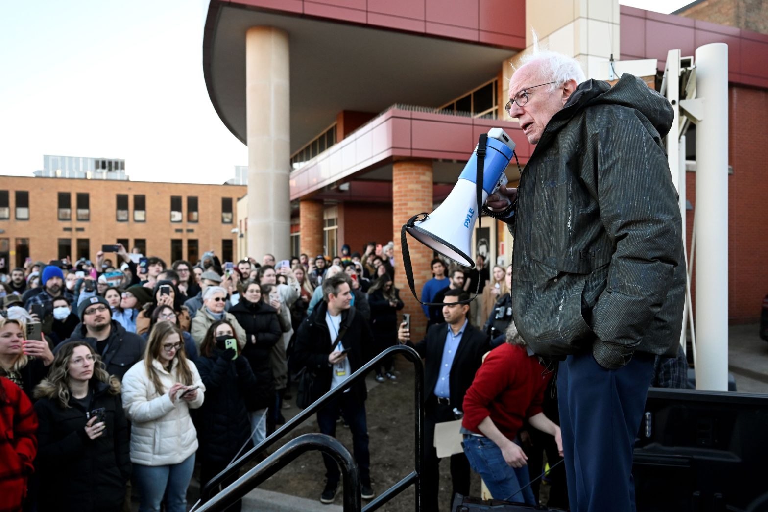 Progressives in Congress Rally Against Trump and Musk’s ‘Oligarchy’