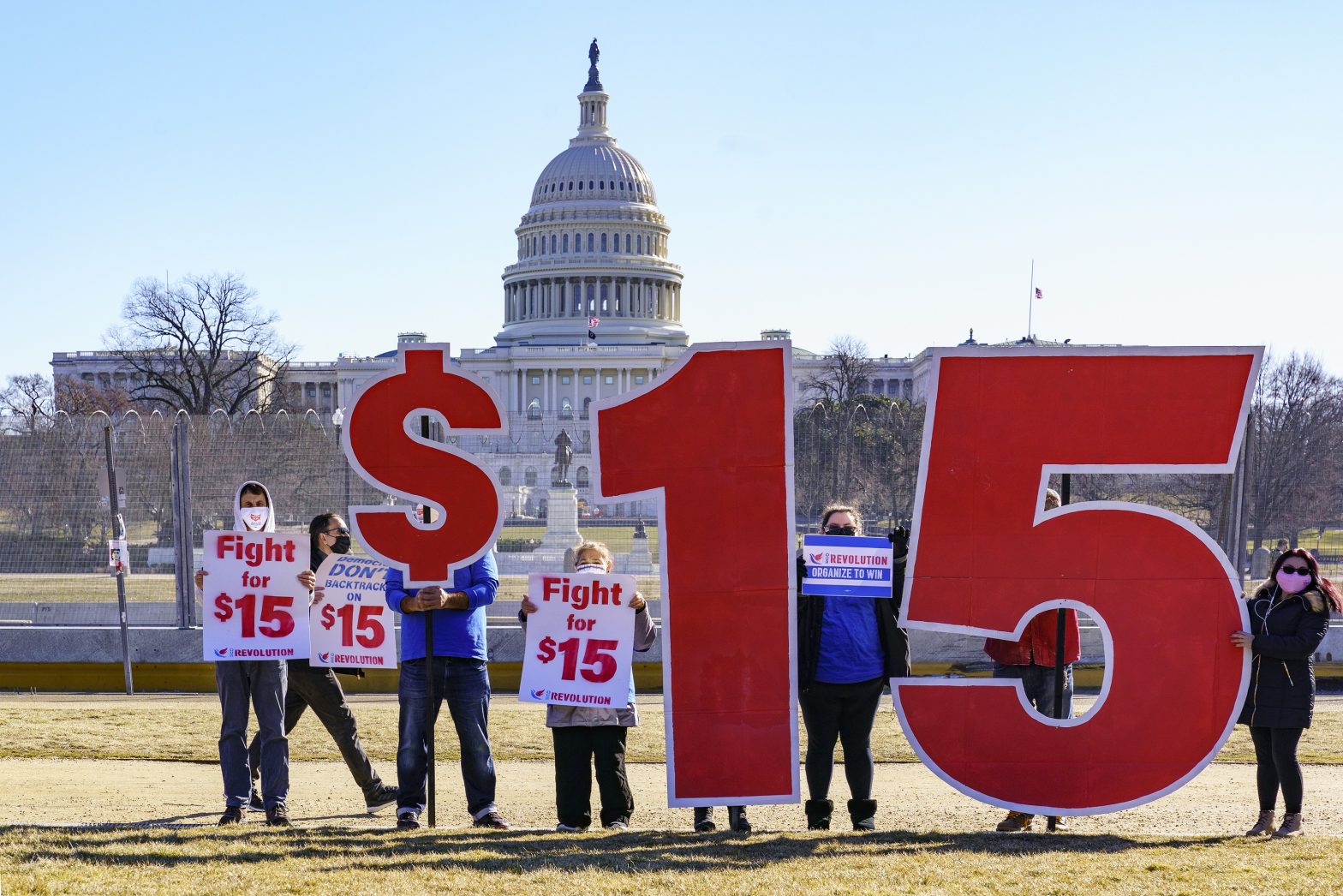 Push for Minimum Wage Hike Persists