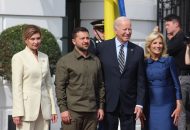Zelenskyy Receives Mixed Reception in DC Visit to Shore Up Support