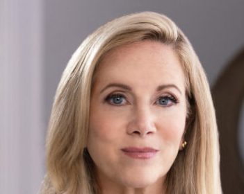 NY-04: Laura Gillen (D)
