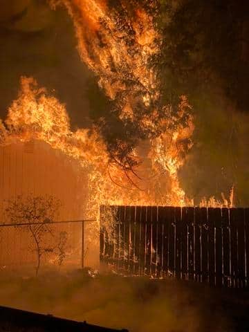 Study Finds Wildfire Hazards in Residential Fences and Mulch Beds