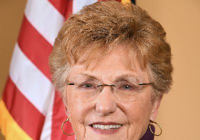 Sen. Joe Manchin’s Wife Hospitalized After Car Accident