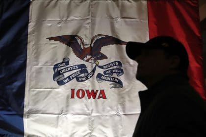 Buttigieg Grabs Slight Lead in Final Iowa Caucus Poll