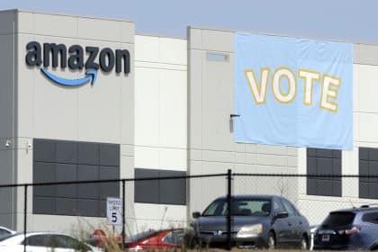Amazon Survives Drive to Unionize Plant in Alabama