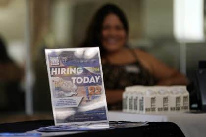 US Jobless Claims Rise to 286,000, Highest Since October