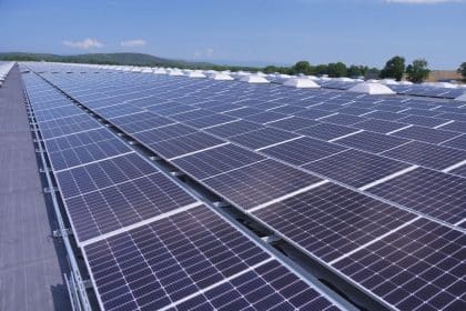 Hochul Celebrates New York’s Largest Rooftop Solar Project