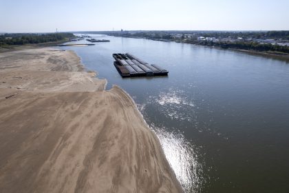 Low Mississippi River Limits Barges as Farmers Want to Move Crops Downriver