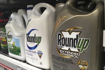 Weedkiller Manufacturer Seeks Lawmakers’ Help to Squelch Claims It Failed to Warn About Cancer