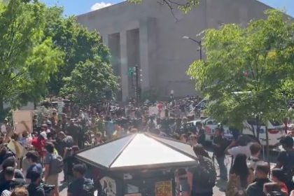 Congressmen Demand DC Police Remove Anti-Israel College Protesters