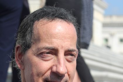 Lawmakers Ask Chief Justice About Conflicts in Jan. 6 Case
