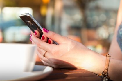 New Analysis Finds Using Fitness Apps Boosts Health Stats