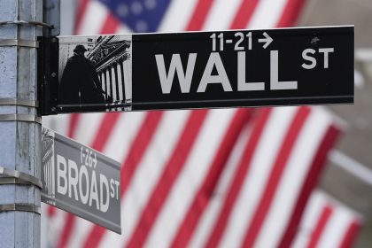 Dow Drops 1,100 as US Stock Market Leads a Worldwide Sell-Off Following Trump’s Tariff Announcement