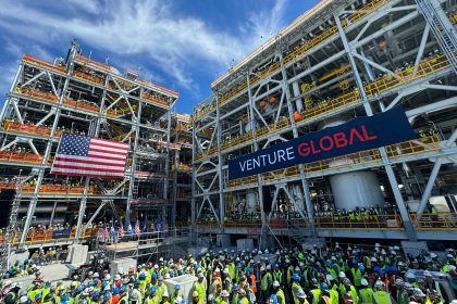Trump’s Interior and Energy Secretaries Cheer on Natural Gas Export Industry in Gulf Coast