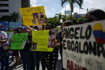 US Intelligence Contradicts Trump Claims Linking Gang to Venezuelan Government to Speed Deportations