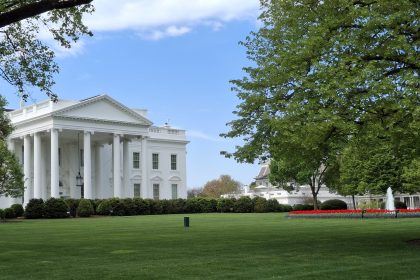 Law Firms Pledge Nearly $1B in Free Service to Trump Administration