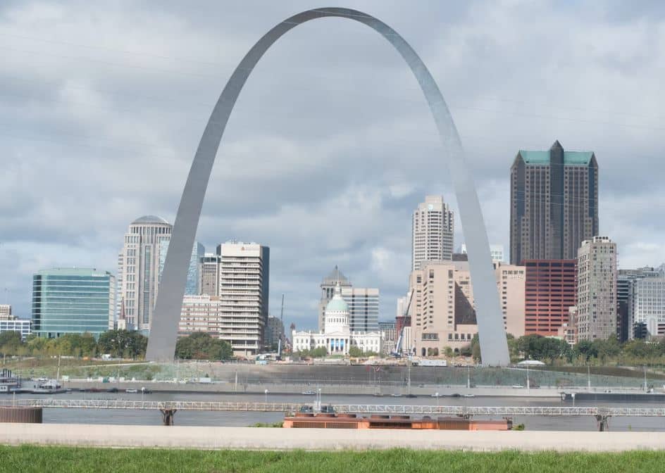 St. Louis Officials Advance Proposal to Help Women Travel Out of State for Abortions