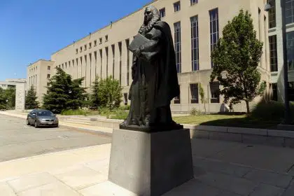 DC Circuit Court Upholds FCC Spectrum Reallocation