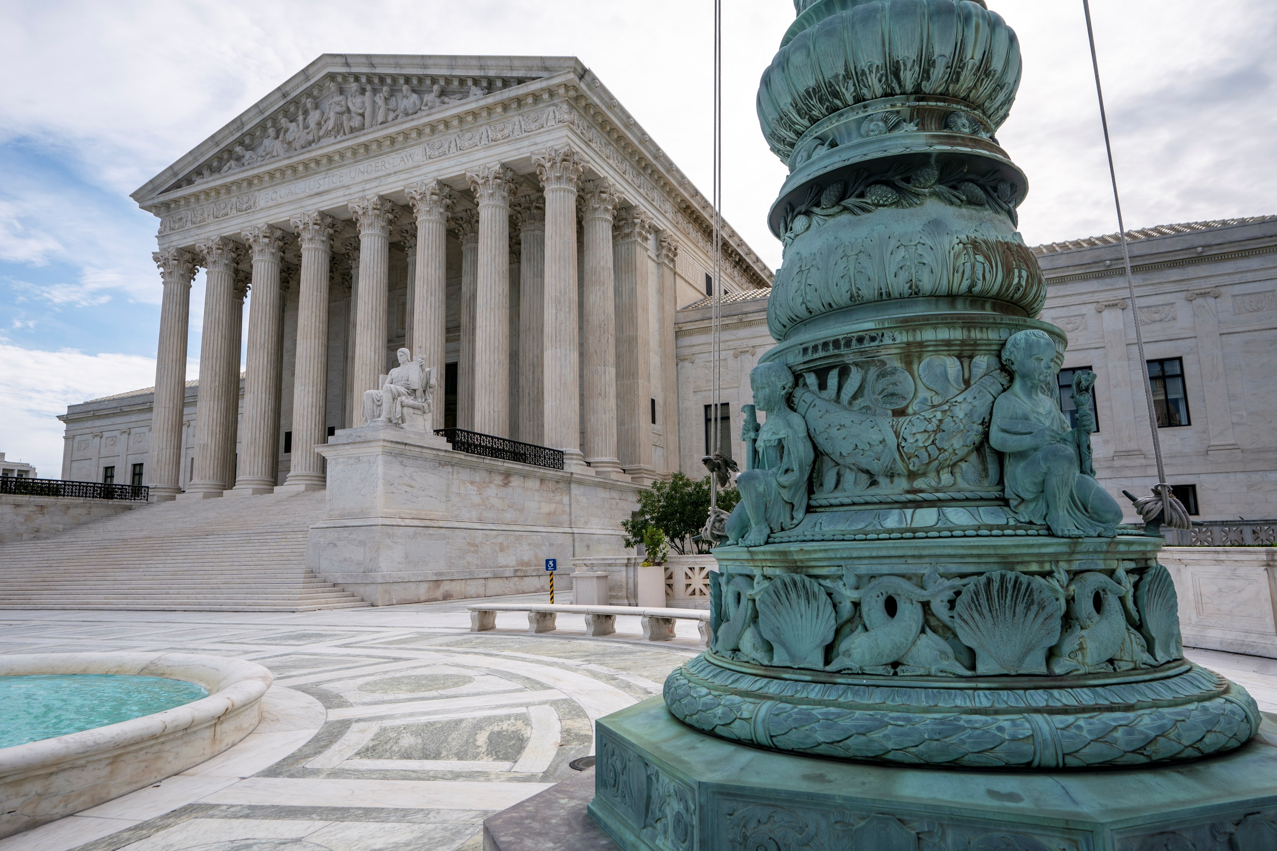 States Must Allow Prayer, Even Touch During Executions, Supreme Court Says