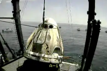 SpaceX Capsule and NASA Crew Make 1st Splashdown in 45 years