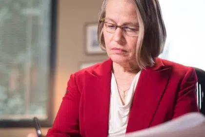 IA-02: Mariannette Miller-Meeks (R)