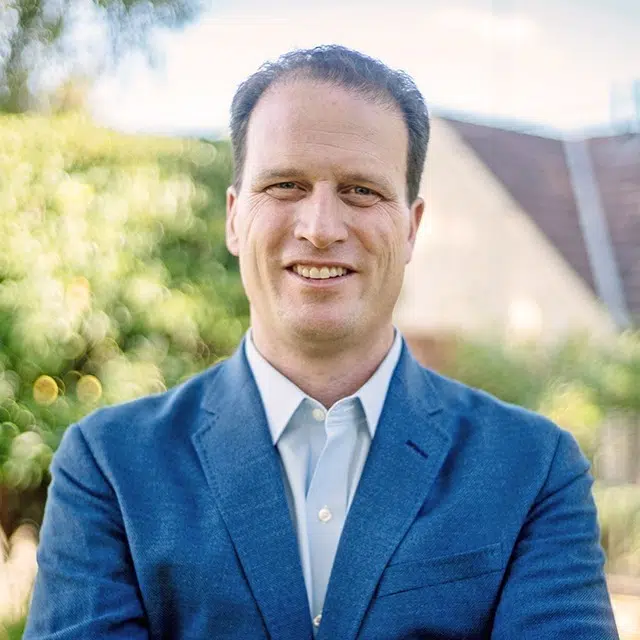 TX-11: August Pfluger (R)