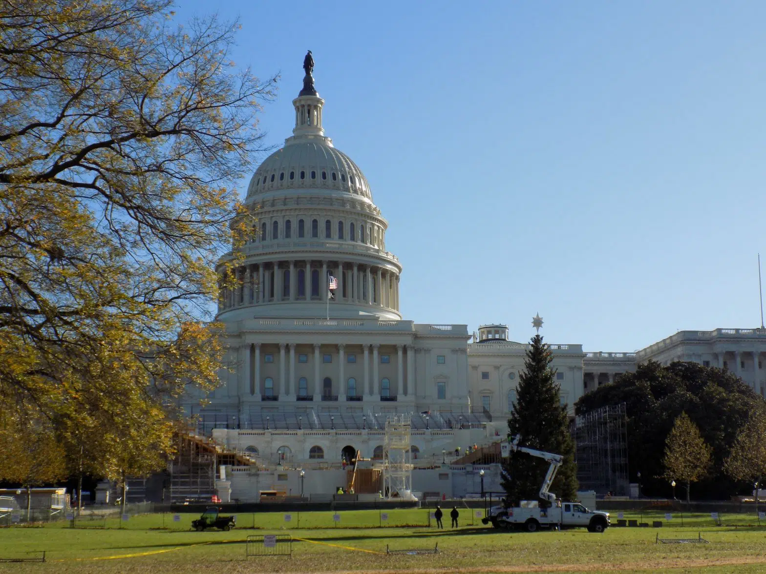 Stopgap Readied Amid Year-End Budget, Virus Aid Scramble