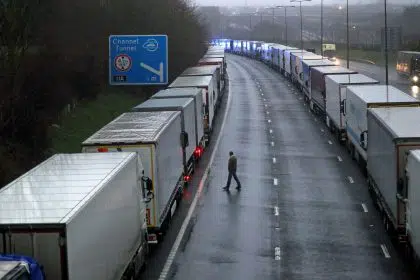 UK Holds Crisis Talks as France Closes Border on Virus Fears