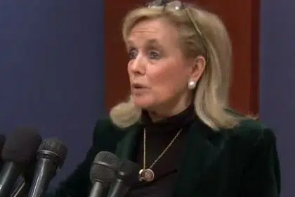 Dingell, Brown Propose $1,000 Fine for Maskless Members of Congress