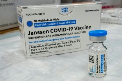 US Recommends ‘Pause’ for J&J Vaccine Over Clot Reports