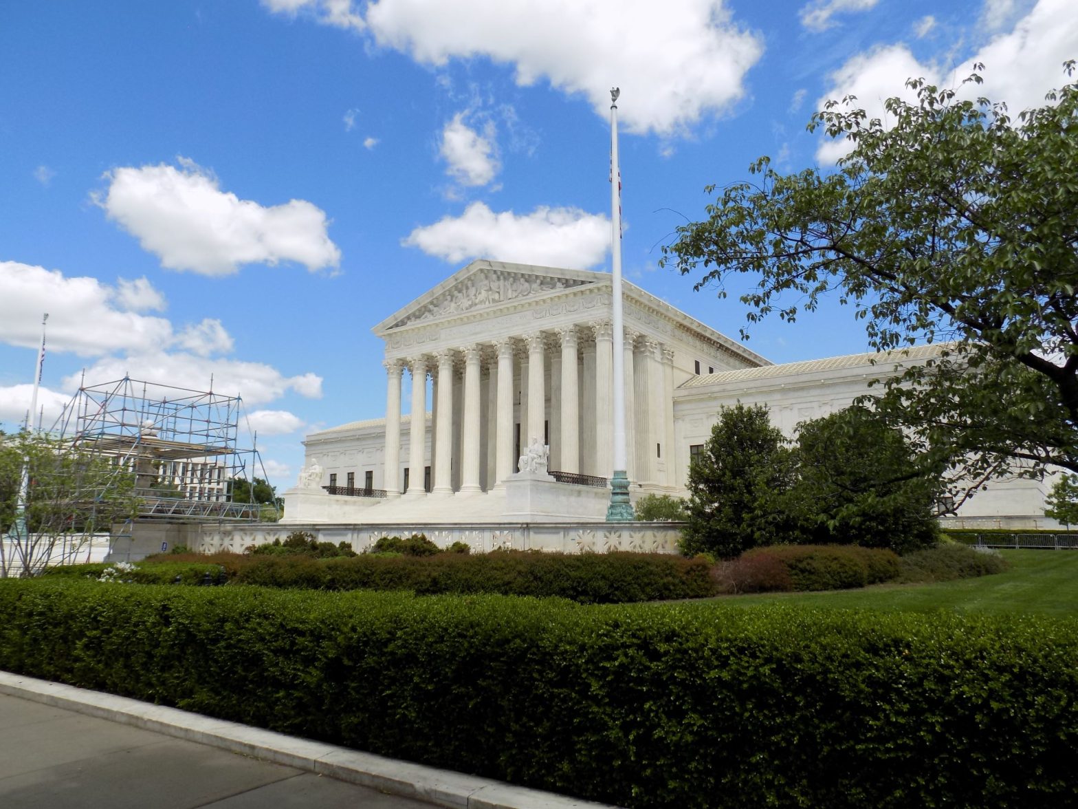 Supreme Court Seeks Solicitor General Input on Biologic Drug Patents
