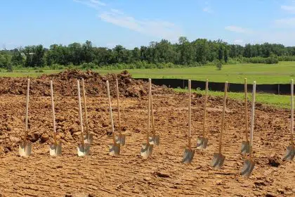 Kansas Receives Gold Shovel Award