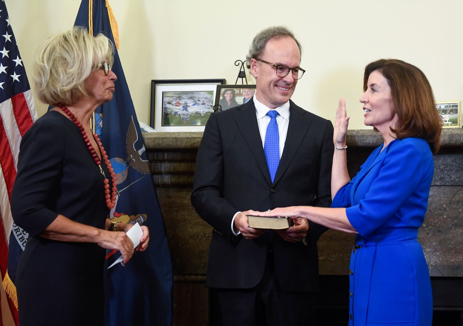 Hochul, NY’s 1st Female Governor, Inherits Vast Challenges