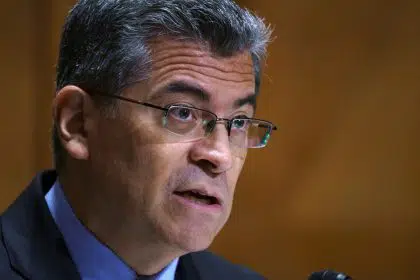 HHS to Require COVID-19 Vaccine for 25,000 Health Care Workers