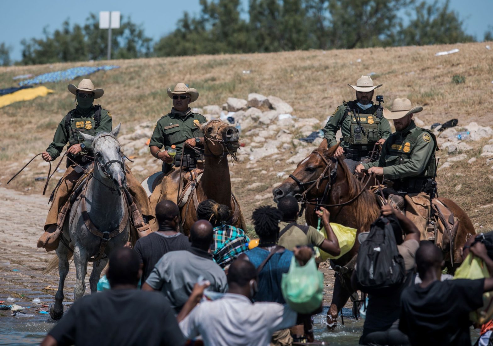 Mass Expulsion of Migrant Border Camp in Texas Underway