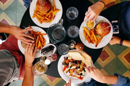 Eating Within Consistent 10-Hour Window Reduces Risk of Chronic Diseases