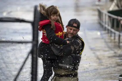 US Northwest, Canada Devastated by Flood, 1 Death Reported