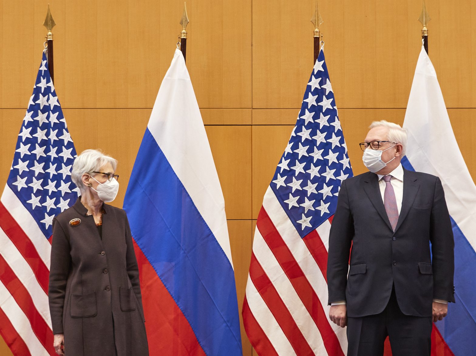 US, Russia Hold Talks Amid Tensions Linked to Ukraine