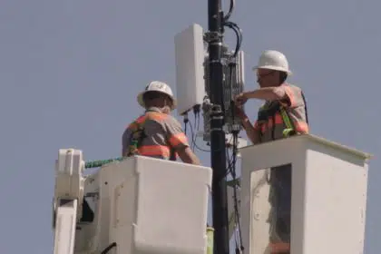 Biden Applauds Telecoms’ Decision to Delay 5G Deployment Over Aviation Concerns