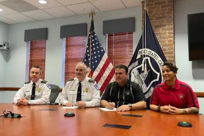 Capitol Police Officers Union Signs Labor Agreement