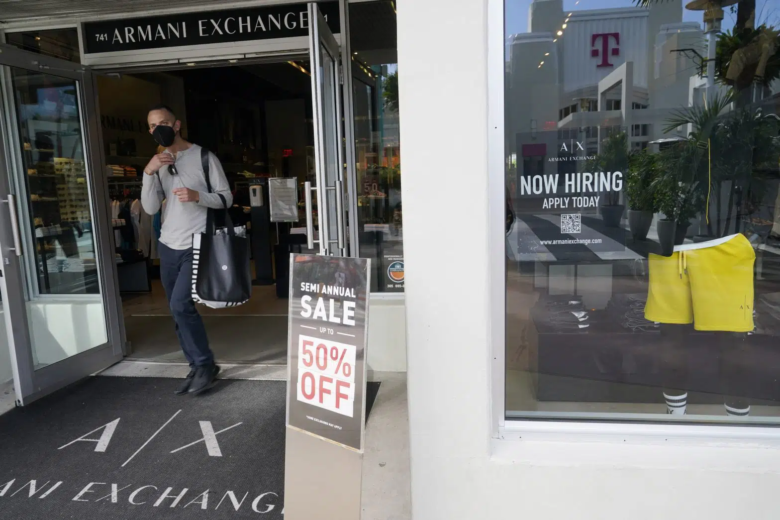 US Added 678,000 Jobs in February in Sign of Economic Health