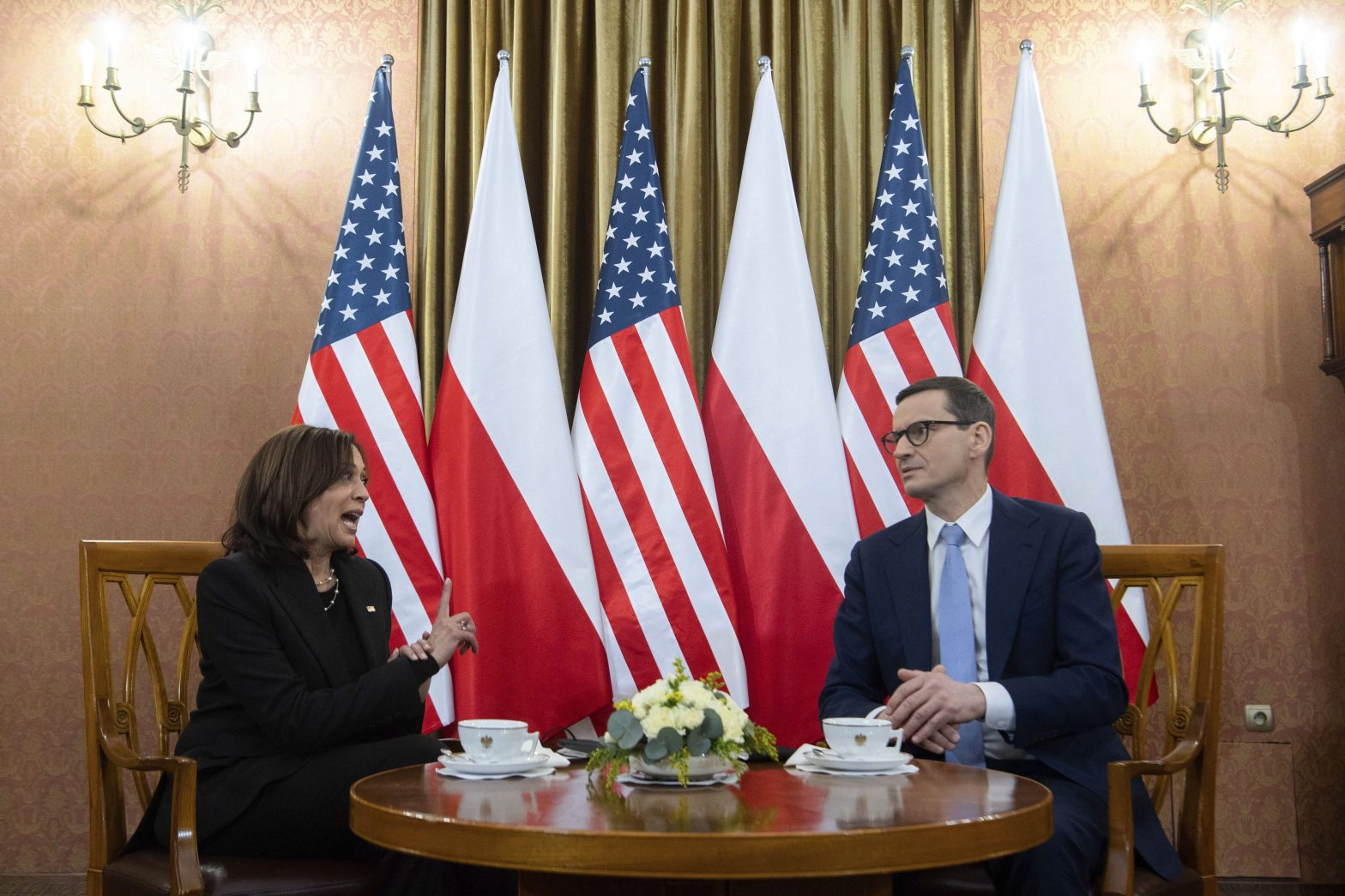 US VP Harris Embraces Call for War Crimes Probe of Russia