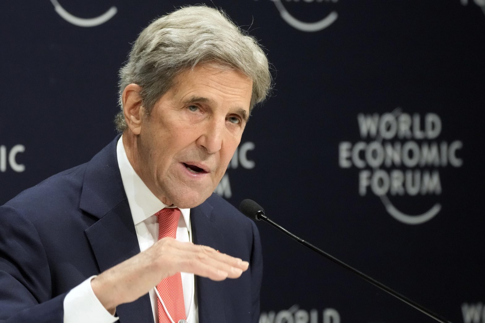 At Davos, Climate Debate Over Role of Oil in ‘Going Green’