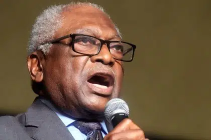 US Failed to Stop Fraud in COVID Loan Program, Clyburn Says