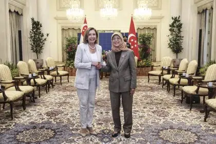Pelosi Meets Singapore Leaders at Start of Asia Tour