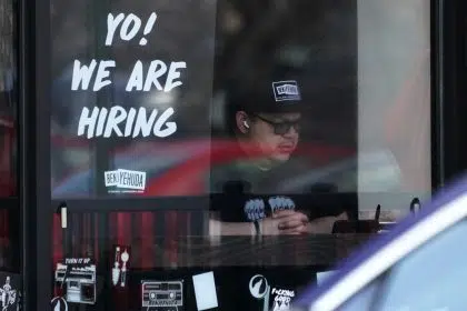 Fewer Americans File for Jobless Benefits Last Week
